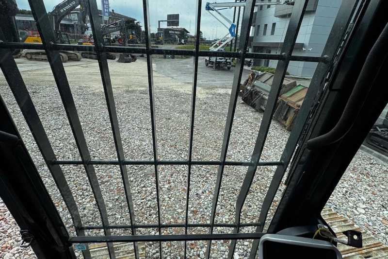 OmecoHub - Immagine HYUNDAI HX520L